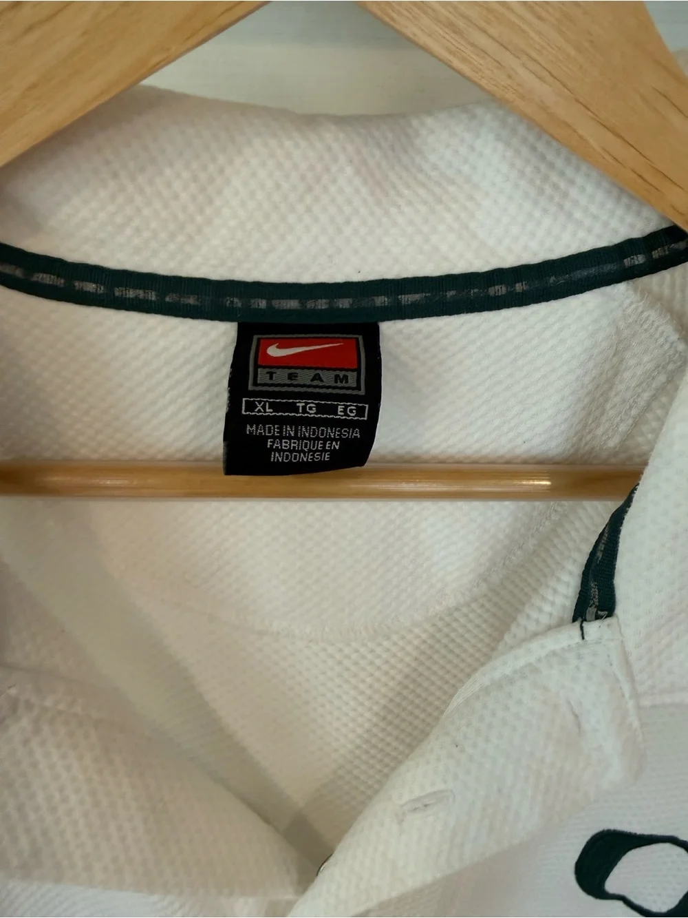 Nike Men’s White Polo Shirt with Black O Logo